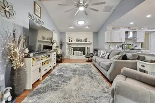 8098 Shorecrest Ct, Spring Hill, FL 34606 - Photo 4