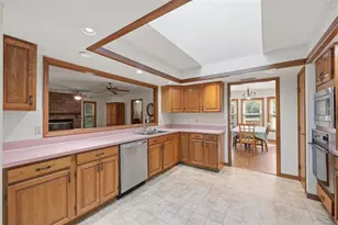 880 Emerson Rd, Brooksville, FL 34601 - Photo 18