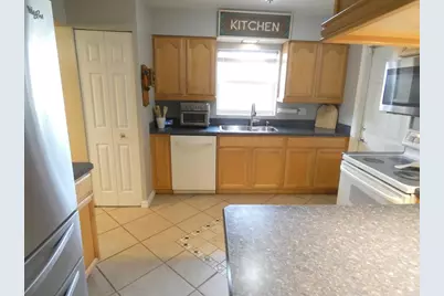 7211 Tarrytown Drive, Spring Hill, FL 34606 - Photo 10