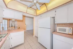 812 High Point Ct, Tarpon Springs, FL 34689 - Photo 18
