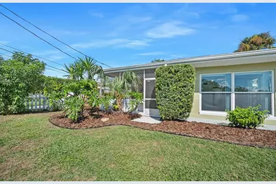 2001 N Oleander Avenue, Daytona Beach, FL 32118 - Photo 8