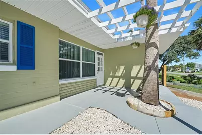 2001 N Oleander Avenue, Daytona Beach, FL 32118 - Photo 6