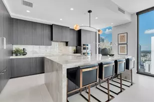 301 1st St S, Saint Petersburg, FL 33701 - Photo 4