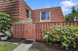 5224 Cedarbend Dr, Fort Myers, FL 33919 - Photo 2