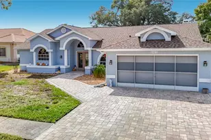 1051 Hook Dr, Spring Hill, FL 34608 - Photo 4
