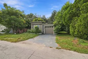 35012 Glosson Cir, Zephyrhills, FL 33541 - Photo 12