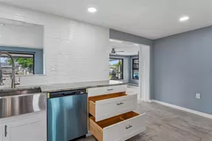 13701 Leslie Dr, Hudson, FL 34667 - Photo 14