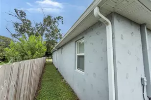 3920 W Crenshaw St, Tampa, FL 33614 - Photo 8
