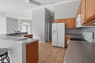 13329 Mitten Ln, Spring Hill, FL 34609 - Photo 2