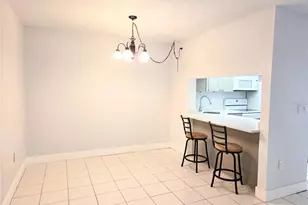 1236 Pine Ridge Cir W, Tarpon Springs, FL 34688 - Photo 4
