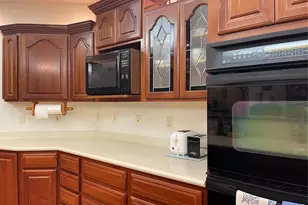 5422 Cyril Dr, Dade City, FL 33523 - Photo 10
