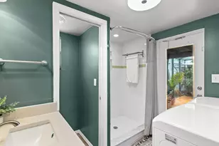 2375 N 81st Street N, Saint Petersburg, FL 33710 - Photo 22