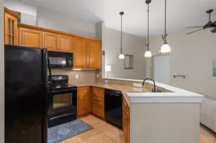 701 Mirror Lake Dr N, Saint Petersburg, FL 33701 - Photo 20
