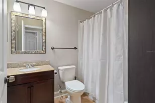 701 Mirror Lake Dr N, Saint Petersburg, FL 33701 - Photo 40