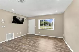 9526 Bayside Ct, Spring Hill, FL 34608 - Photo 10