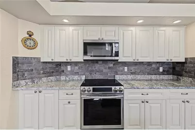 9475 Mississippi Run, Weeki Wachee, FL 34613 - Photo 16