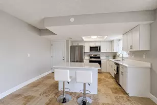8818 Bay Pointe Dr, Tampa, FL 33615 - Photo 16