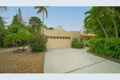 656 Avenida De Mayo, Sarasota, FL 34242 - Photo 1