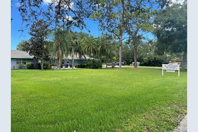 4612 McIntosh Road, Sarasota, FL 34233 - Photo 1