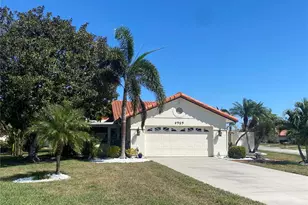 4989 Clubview Ct E, Bradenton, FL 34203 - Photo 1