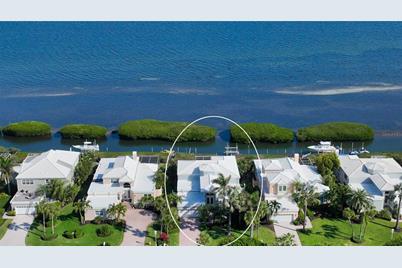 3482 Mistletoe Lane, Longboat Key, FL 34228 - Photo 1
