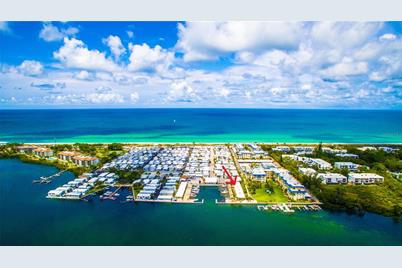 102 Twin Shores Boulevard, Longboat Key, FL 34228 - Photo 1