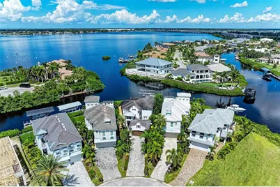 4605 5th Avenue NE, Bradenton, FL 34208 - Photo 1