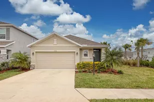 3206 Hilltop Cir, Bradenton, FL 34211 - Photo 1