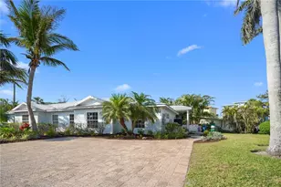5608 Holmes Blvd, Holmes Beach, FL 34217 - Photo 1