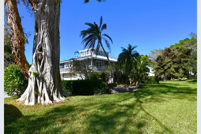 7676 Westmoreland Drive, Sarasota, FL 34243 - Photo 1