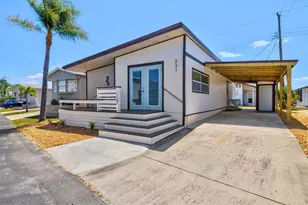 231 Southwinds Dr, Sarasota, FL 34231 - Photo 1