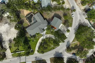 105 Island Cir, Sarasota, FL 34242 - Photo 1
