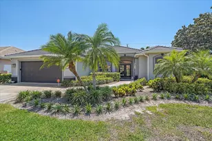 5554 Eastwind Dr, Sarasota, FL 34233 - Photo 1