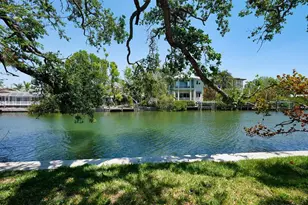 5033 Oxford Dr, Sarasota, FL 34242 - Photo 1