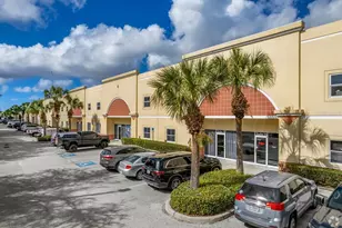 752 Commerce Dr, Venice, FL 34292 - Photo 1