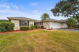 7391 W Country Club Dr N, Sarasota, FL 34243 - Photo 1