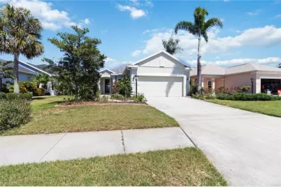 5227 Aqua Breeze Drive, Bradenton, FL 34208 - Photo 1