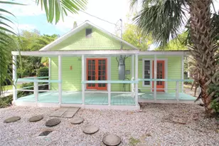 1745 Oak St, Sarasota, FL 34236 - Photo 1