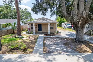 2411 5th Ave Dr E, Palmetto, FL 34221 - Photo 1