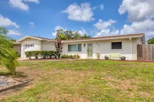 2402 33rd St W, Bradenton, FL 34205 - Photo 1