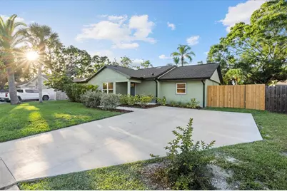 2915 Woodpine Circle, Sarasota, FL 34231 - Photo 1