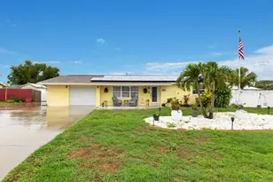 212 66th Ave Dr W, Bradenton, FL 34207 - Photo 1