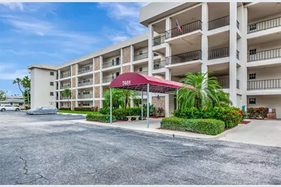 7461 W Country Club Drive N #203, Sarasota, FL 34243 - Photo 1
