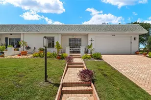 386 Club Mnr Dr, Sun City Center, FL 33573 - Photo 1