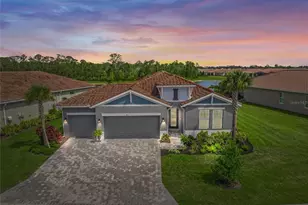 460 Daylily Blvd, Nokomis, FL 34275 - Photo 1