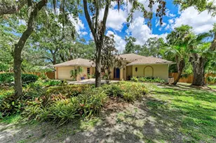 3217 Oak Grove Dr, Sarasota, FL 34243 - Photo 1