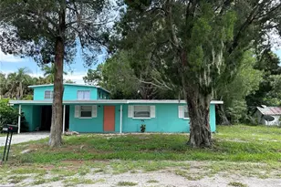 704 38th St W, Bradenton, FL 34205 - Photo 1