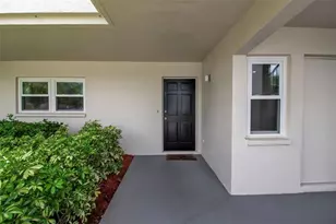 7301 W Country Club Dr N, Sarasota, FL 34243 - Photo 1