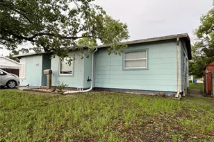 7555 15th St N, Saint Petersburg, FL 33702 - Photo 1