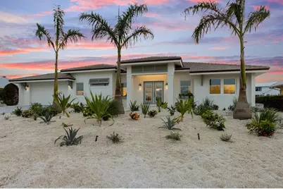 605 Ivanhoe Lane, Holmes Beach, FL 34217 - Photo 1